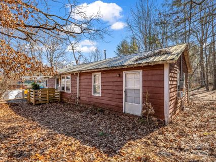 1918 Old South Carolina Avenue sold home in Osceola Lake Park, Hendersonville, NC