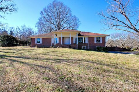 1491 Black Highway sold home in Montclaire, York, SC