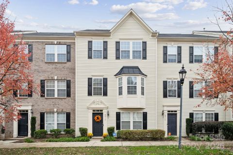 9913 Kings Parade Boulevard sold home in Townhomes at Ayrsley, Charlotte, NC