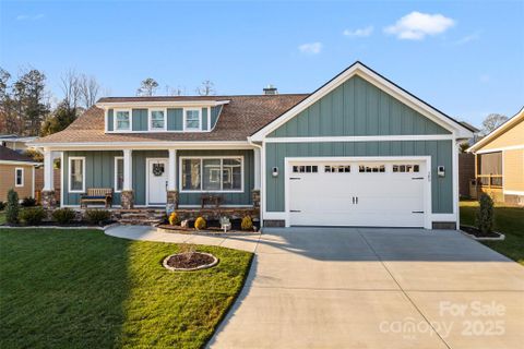 102 Olde Oak Way sold home in Olde Oak, Hendersonville, NC