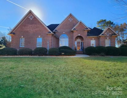 210 Classic Court sold home in Hickory Lane, Mount Holly, NC