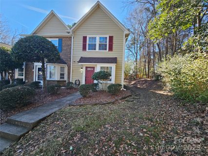 8225 Pineville Matthews Road sold home in Dunhill Court, Charlotte, NC