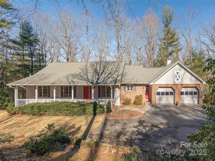 305 Claremont Drive sold home in Claremont, Flat Rock, NC