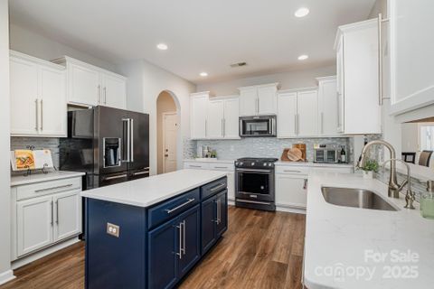 10149 Elizabeth Crest Lane