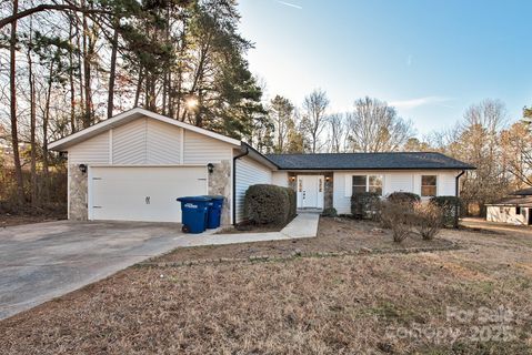 8800 Crestwood Drive sold home in Hilltop Acres, Mount Pleasant, NC