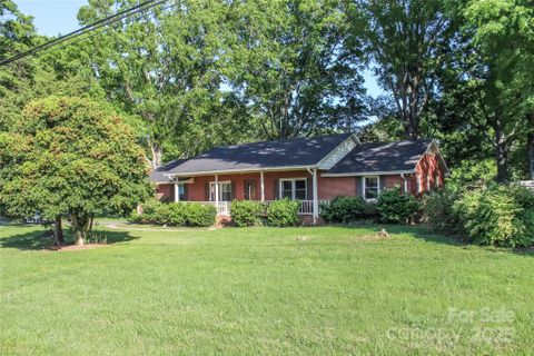 7740 Robinson Church Road sold home in Hickory Acres, Charlotte, NC