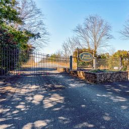 104 W Highland Terrace