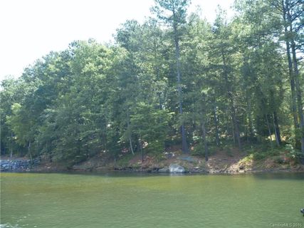 106 Norcross Lane
