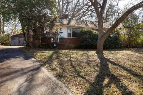 1138 Norland Road