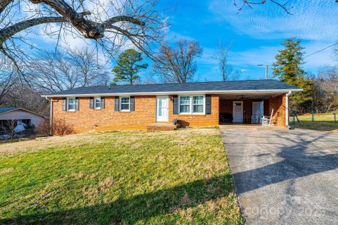 2745 33rd Avenue sold home in Eastwood, Hickory, NC