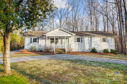 6017 Caroline Drive sold home in Worwood Acres, Matthews, NC