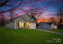 1140 Thayer Glen Court sold home in Charlotte, SC