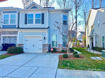 751 Little Bluestem Drive sold home in The Village At Ivy Ridge, Clover, SC