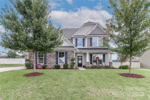 159 W Warfield Drive sold home in Wellesley, Mooresville, NC