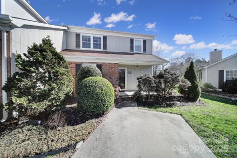 6815 Cabot Circle sold home in Renaissance on Carmel, Charlotte, NC