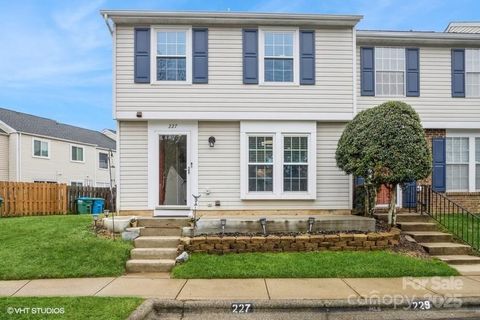 227 Water Oak Drive sold home in Parklake, Pineville, NC