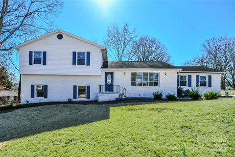 2007 Nw Candlewood Drive sold home in Quail Hollow, Concord, NC