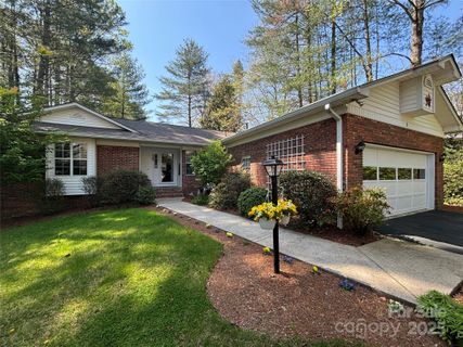 3 Pebble Beach Court sold home in Etowahs Reach, Etowah, NC