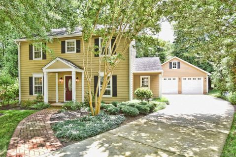 8439 Knollbrook Drive