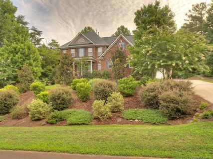 122 Edgehill Drive