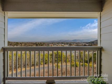 59 Rotunda Circle sold home in Scenic View Terrace, Asheville, NC