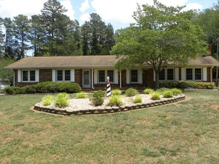 1038 Rowan Circle