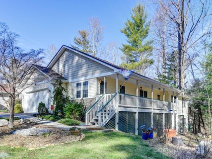 325 Ewarts Hill Road sold home in Duncraggen, Hendersonville, NC