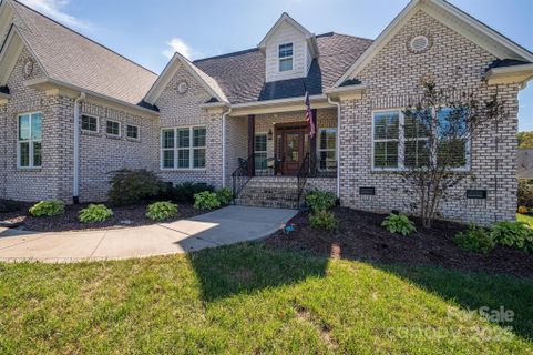 329 Wintergreen Court sold home in Hall Crossing, Kings Mountain, NC