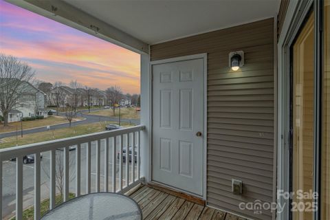 1036 Plaza Walk Drive