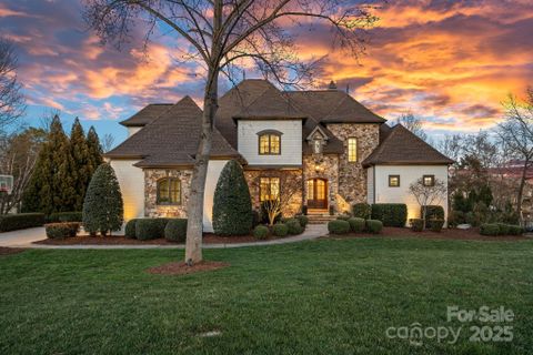 122 N Longfellow Lane