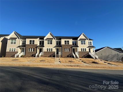 108 Glencoe Lane 102 sold home in Carriage Club Townhomes, Mooresville, NC