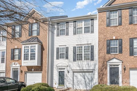 932 Tiger Lane sold home in Mallard Glen Village, Charlotte, NC