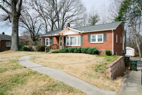 3039 N Center Street sold home in Fairview Park, Hickory, NC
