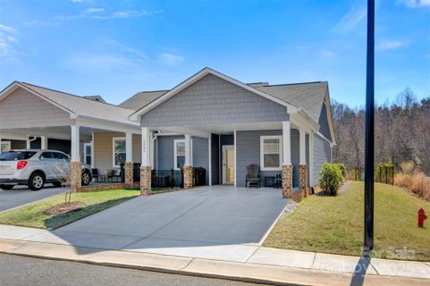 2802 15th Avenue Place sold home in Sweetwater, Hickory, NC