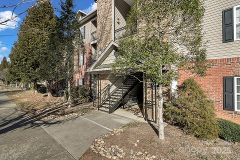 725 Appeldoorn Circle sold home in Grove at Appeldoorn, Asheville, NC