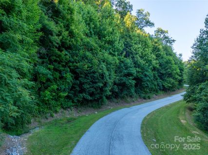 845 Grand Oaks Drive active home in Grand Oaks, Hendersonville, NC