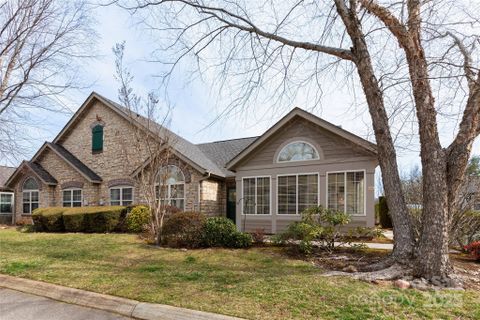 121 Outlook Circle sold home in Craggy View Cottages, Swannanoa, NC