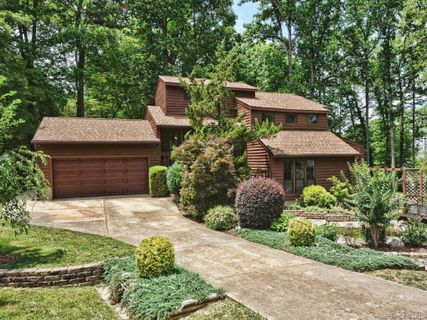 6404 Piney Path Road