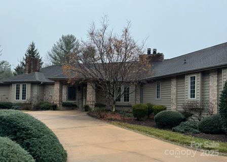 63 Oak Gate Drive sold home in Flat Rock Lakes, Hendersonville, NC