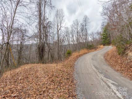 00 Cherry Berry Drive active home in Twin Oaks Estate, Waynesville, NC