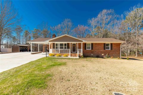 2862 Courtside Drive sold home in Woodland Hills, Lancaster, SC