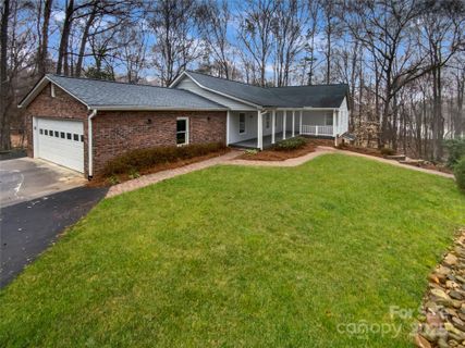 1730 Saddlewood Drive sold home in Olde Williamsburg, Fort Mill, SC