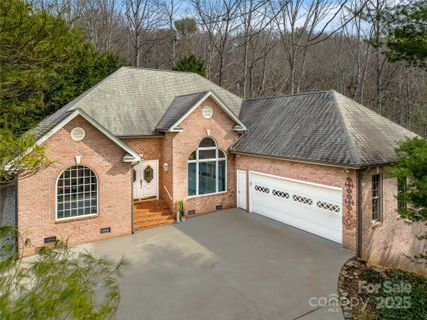 122 Eastmoor Drive