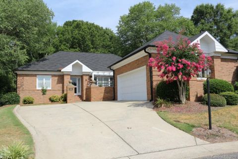 1216 Greenside Drive