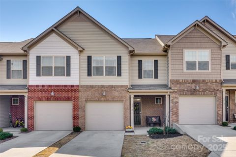 5212 Spanish Ivy Lane sold home in The Greens, Indian Land, SC