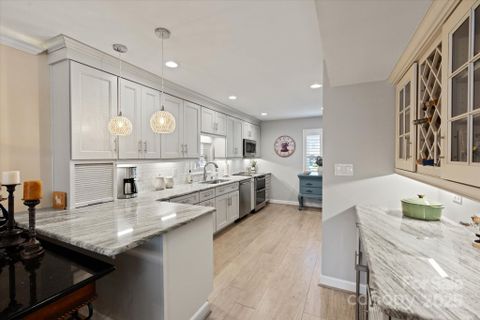 2705 North Center Street 6 sold home in Westminister Park, Hickory, NC