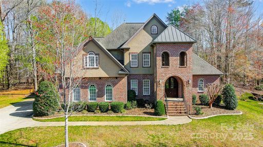 6548 Robin Hollow Drive sold home in Ellington Farm, Mint Hill, NC