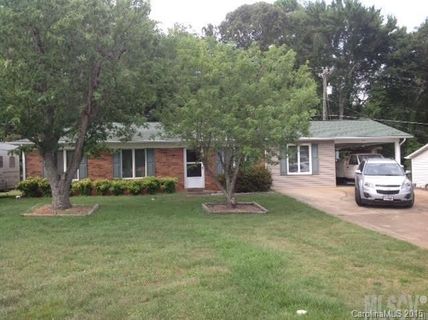215 Foxwood Drive