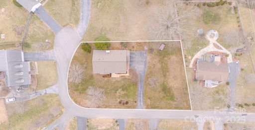 17 Mallory Meadows Court sold home in Mallory Meadows, Arden, NC