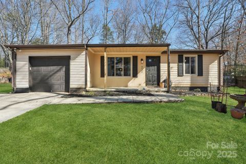 8432 Othello Place sold home in Birnam Woods, Charlotte, NC